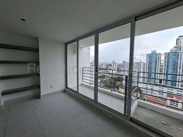 Brand-new apartment for sale with a balcony and incredible views in Carrasquilla.