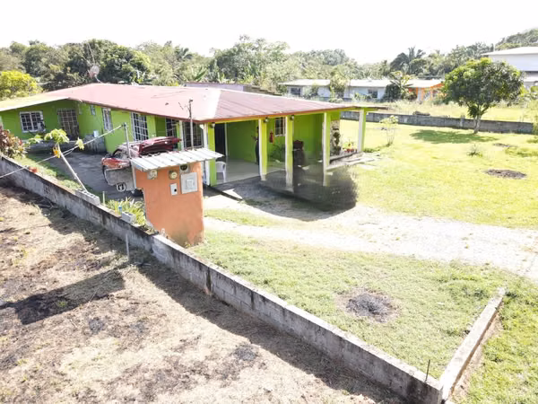 Sale of house in Chilibre with land