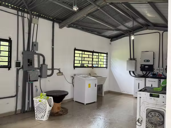 Se alquila amplia casa  2 plantas Boqueron cercada amoblada 2,500.00