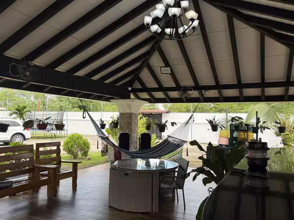 Se alquila amplia casa  2 plantas Boqueron cercada amoblada 2,500.00