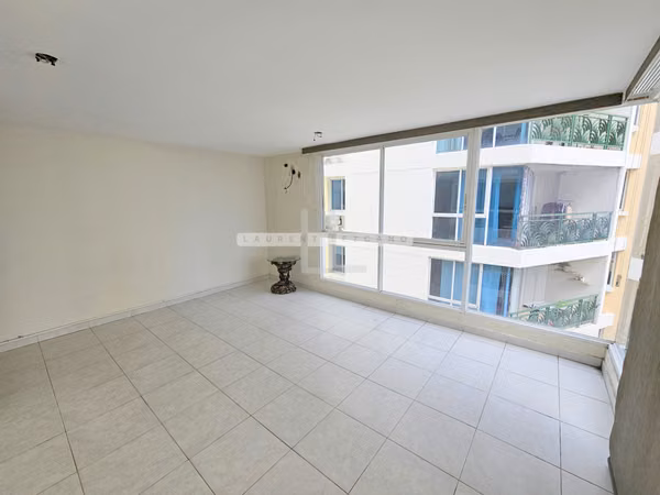 Venta de Apartamento en PH Belview 200 - Edison Park. Haga una oferta