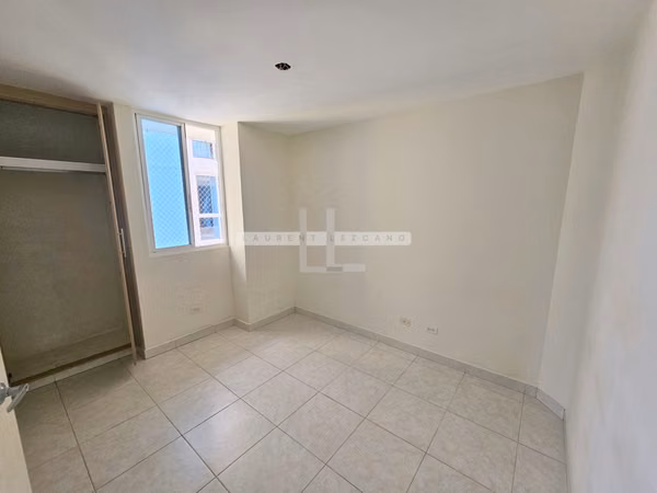 Venta de Apartamento en PH Belview 200 - Edison Park. Haga una oferta