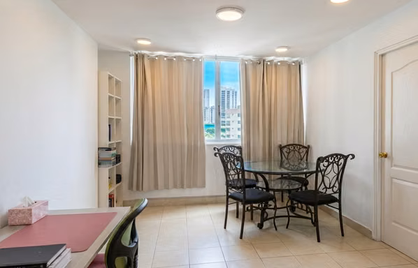 Furnished apartment in Edison Park, 2 bedrooms, with balcony and excellent location.