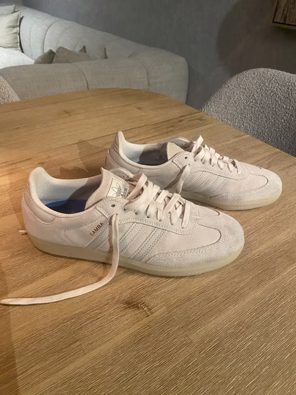 SOLD NEW SAMBA GAMUZA BEIGE ADIDES PRACTICALLY