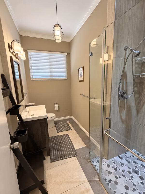 4 bedroom single-family house in Clayton