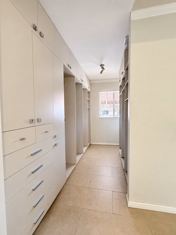 4 bedroom single-family house in Clayton