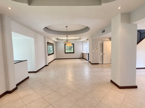 4 bedroom single-family house in Clayton