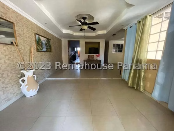 House for sale in Brisas Del Golf La Arboleda KC