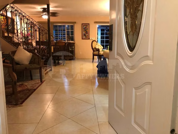 Venta de Casa Amoblada en Villas de Howard. MY