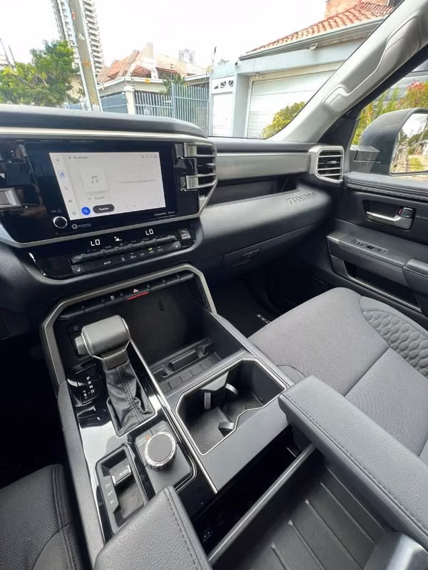 TUNDRA MODELO SR5 AÑO 2023 AUTOMATICA 4X4 CON SOLO (78 klm) COMO NUEVA