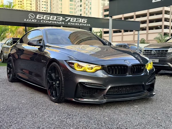 BMW M4 COUPE