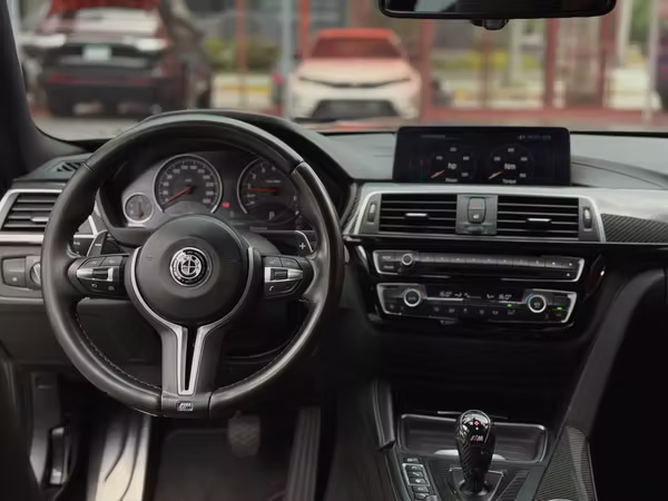 BMW M4 COUPE