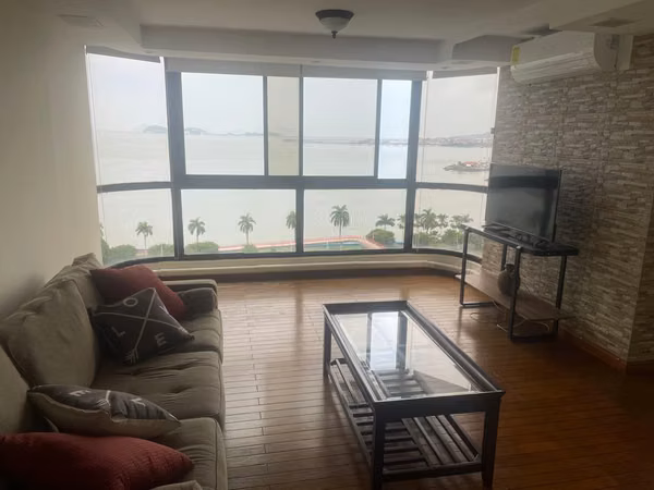 Apartment Rental on Avenida Balboa