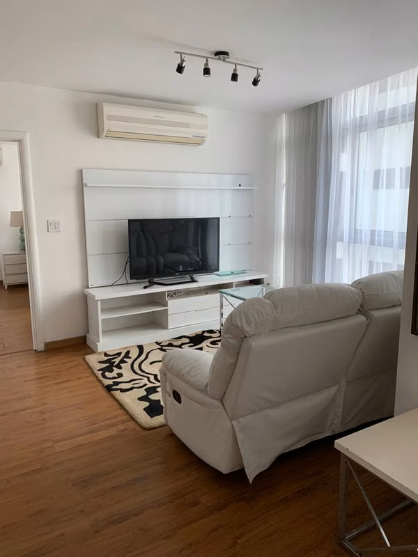 FOR RENT GREAT APARTMENT IN AVENIDA