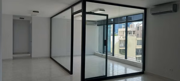 ALQUILAMOS OFICINA DE 200 METROS EN MARBELLA U$1,800