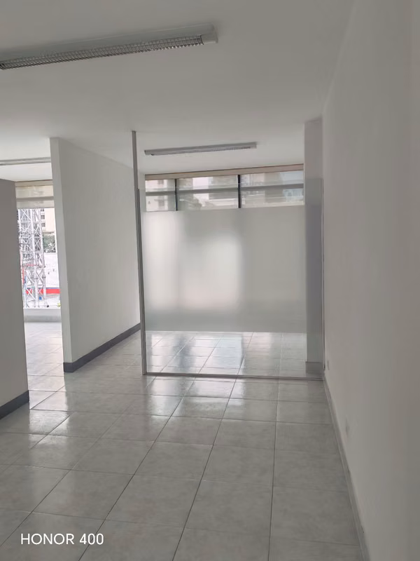 ALQUILAMOS OFICINA DE 200 METROS EN MARBELLA U$1,900