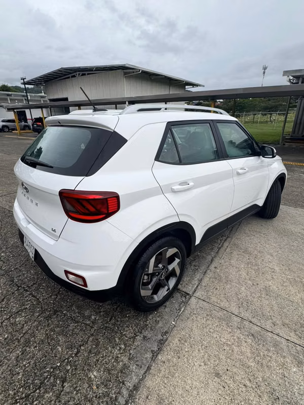 HYUNDAI VENUE 2024