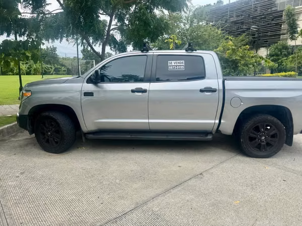 Vendo Toyota Tundra 2018