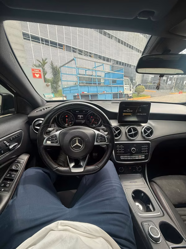 MERCEDES BENZ GLA 200 SPORT AMG