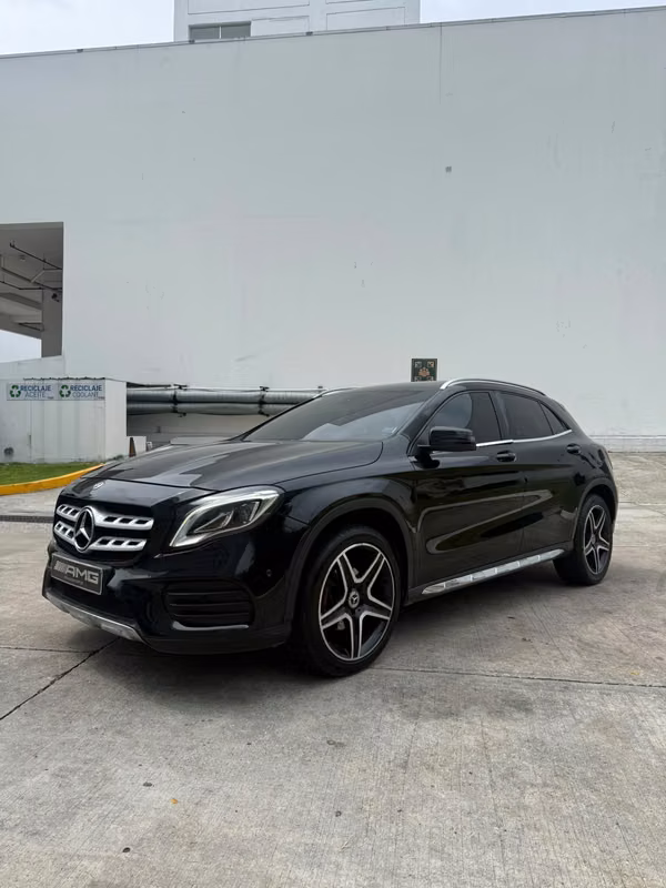 MERCEDES BENZ GLA 200 SPORT AMG