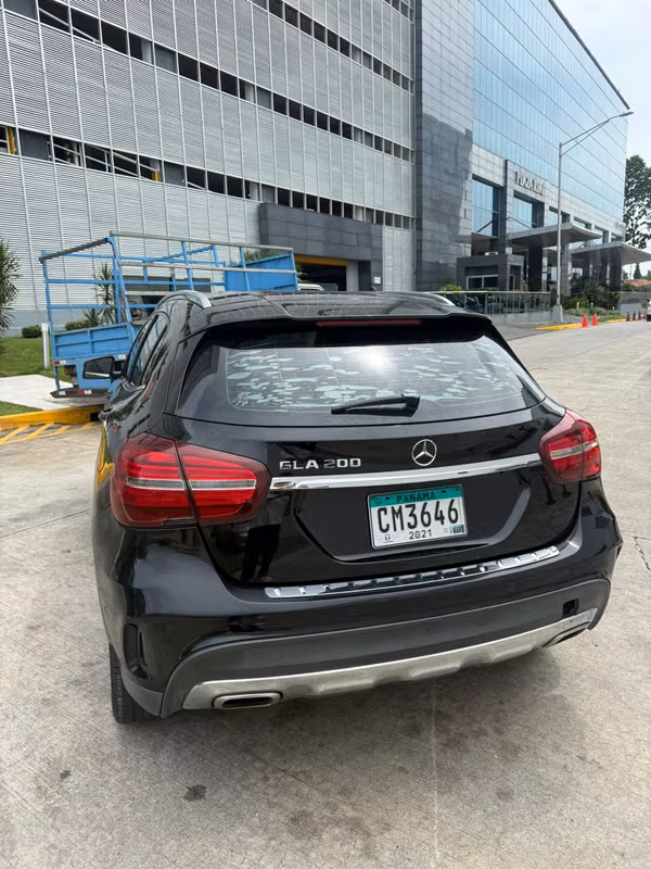 MERCEDES BENZ GLA 200 SPORT AMG