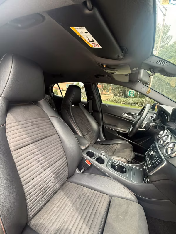 MERCEDES BENZ GLA 200 SPORT AMG