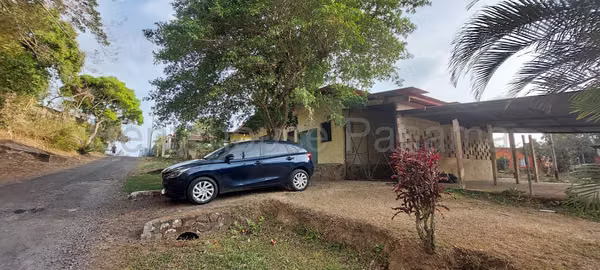 VENTA LOTE DE ESQUINA CON CASA COMERCIAL EN CHICA, CHAME
