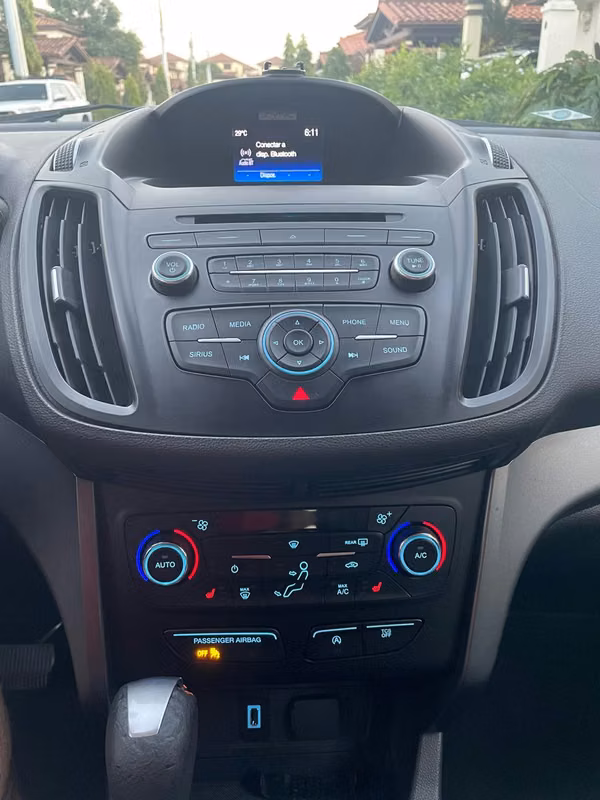 Ford Escape SE 2017 in excellent condition