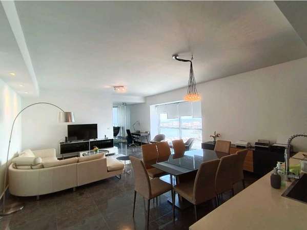 ALQUILER DE APARTAMENTO PH YOO AV BALBOA MARBELLA