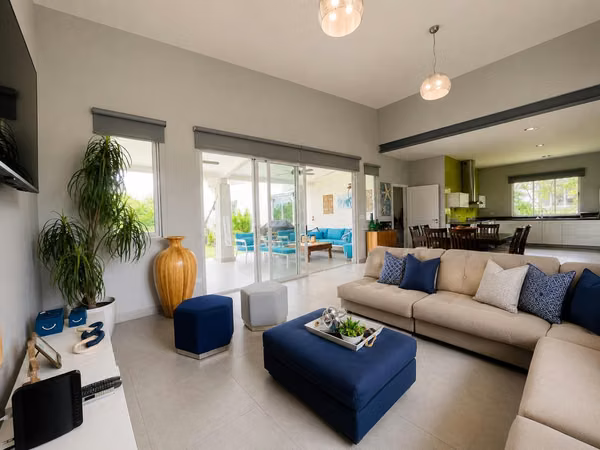 Venta de encantadora y amplia casa de playa en PH La Mare, Punta Barco Viejo – San Carlos