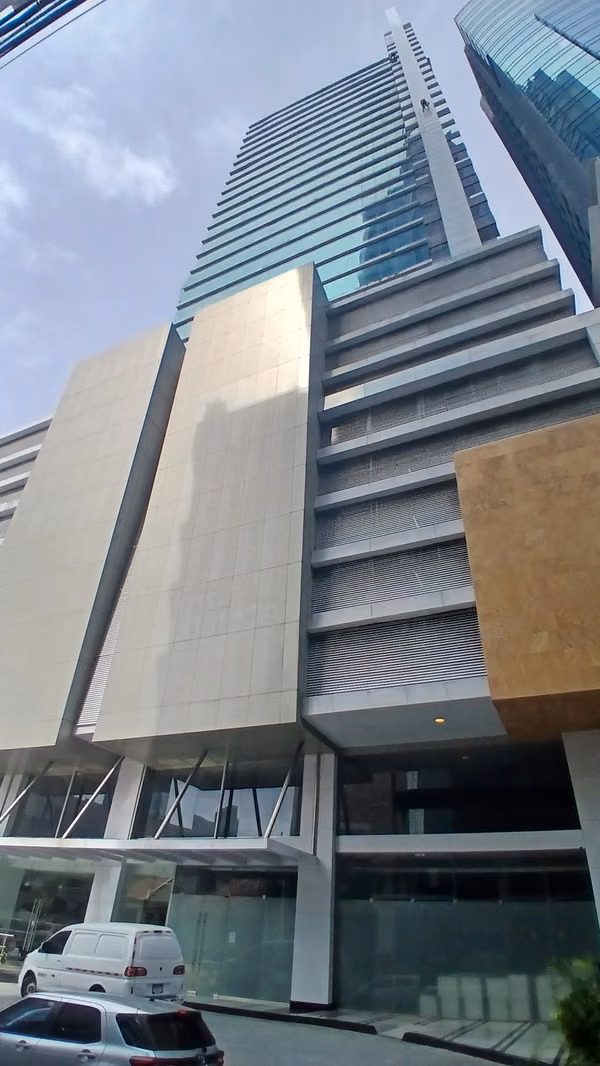 Finished office for sale in Obarrio, Panama City.