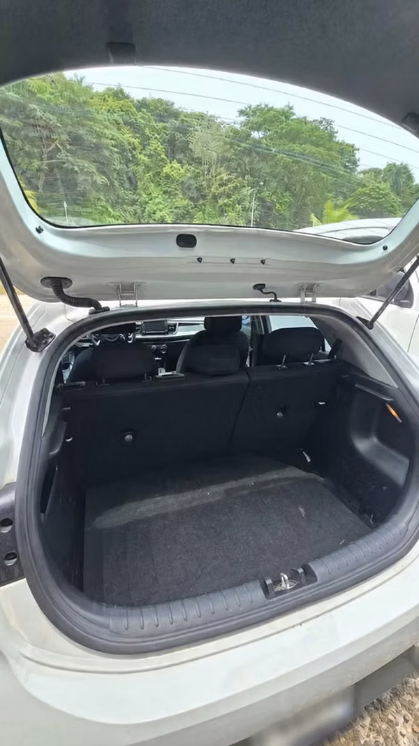 Kia Rio Hatchback 2020 automatic - Poco Kilometraje; Non-negotiable