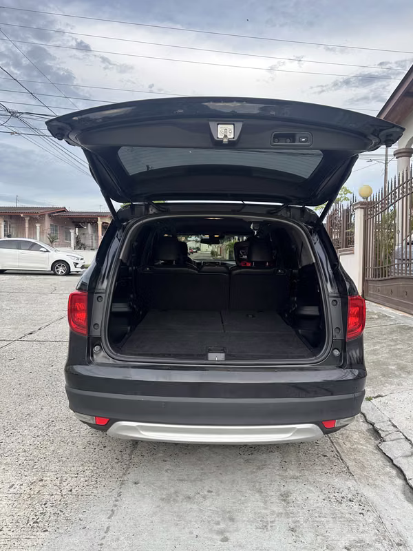 Sell Honda Pilot touring 2018
