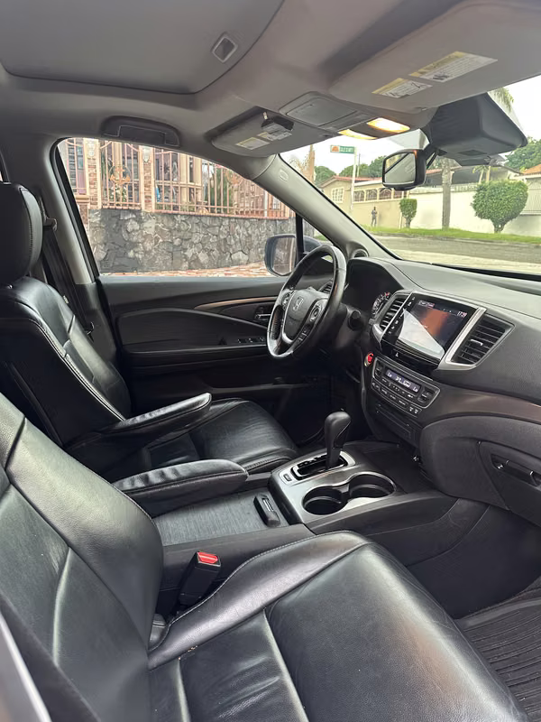 Sell Honda Pilot touring 2018