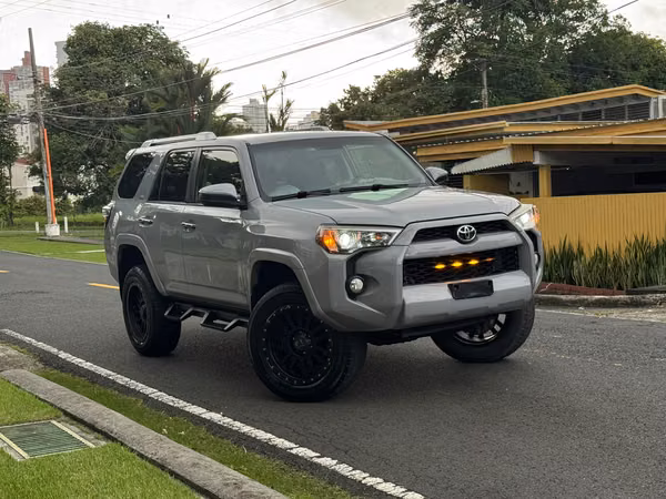 Toyota 4Runner Año 2015, Automática 