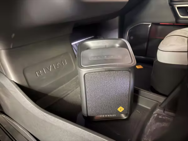 RIVIAN R1S QUAD-MOTOR AWD 2024