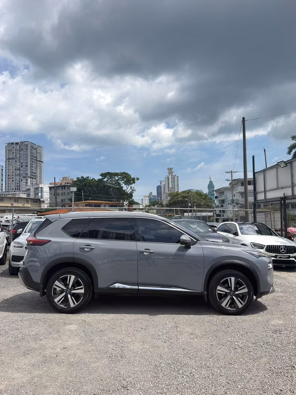 NISSAN XTRAIL AWD 2025