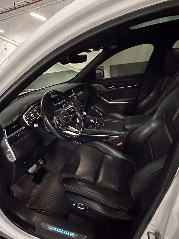 JAGUAR F-Pace R Dynamic year 2022