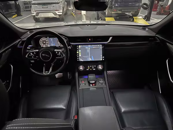 JAGUAR F-Pace R Dynamic year 2022
