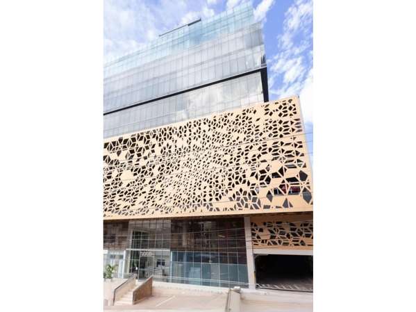 Se Alquila Oficina 184mt2 - Habitats -Plaza-Bella Vista (LM)