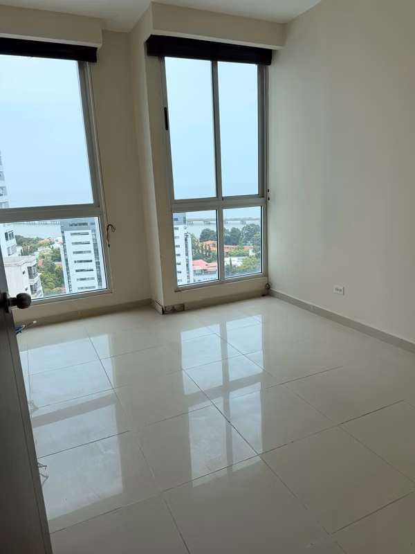 Banco Vende Apartamento en Vision Tower , Coco del Mar (SC)