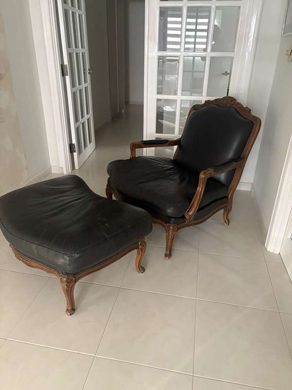 Room and dining room furniture