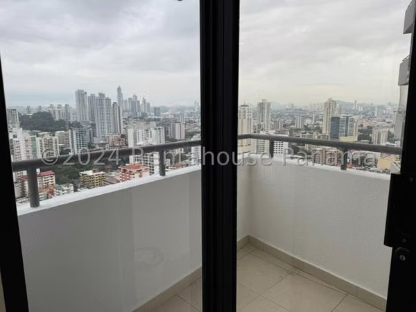 Apartment for Sale at PH World Wide Plaza, Vía España (Prime Location & Great Investment)