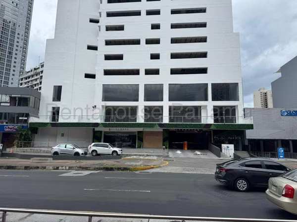 Apartment for Sale at PH World Wide Plaza, Vía España (Prime Location & Great Investment)