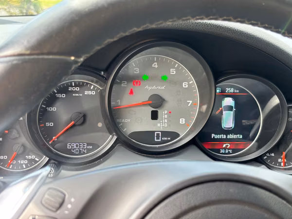 PORSCHE CAYENNE S HYBRID