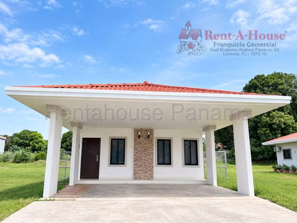 Home For Sale In Chitré YS