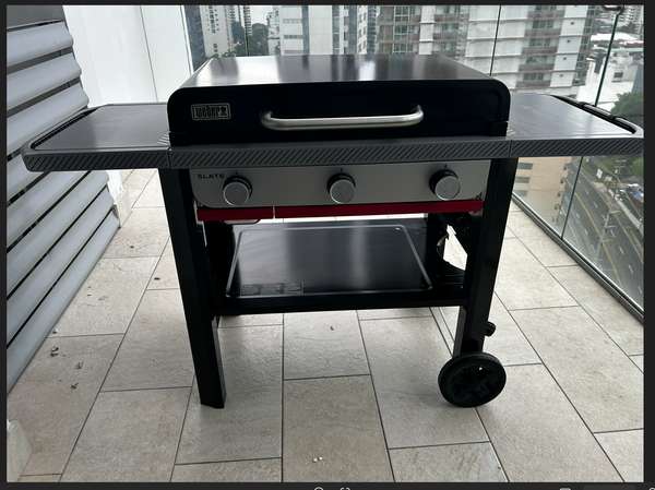 Weber Slate 28” Como Nueva / Like New – Plancha Resistente al Óxido / Rust-Resistant Griddle