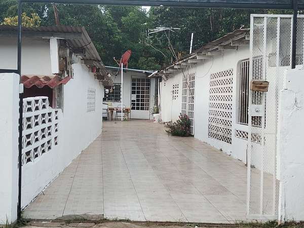  Venta de Propiedad con Alto Potencial de Inversión – Vía Principal El Coco/ Property for Sale with High Investment Pote