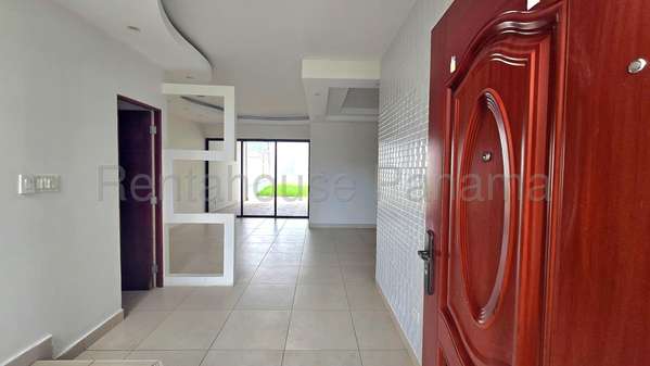 House for Sale in Brisas Del Golf RJ