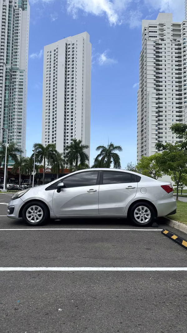 Kia Rio 2018 Automático